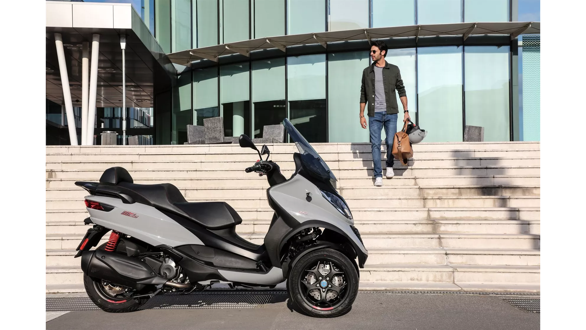 Piaggio MP3 350 ABS-ASR Sport - Image 13 Piaggio MP3 350 ABS-ASR Sport - Image 13