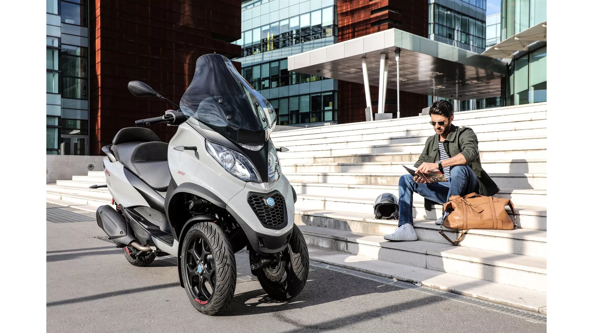 Piaggio MP3 350 ABS-ASR Sport - Image 14 Piaggio MP3 350 ABS-ASR Sport - Image 14