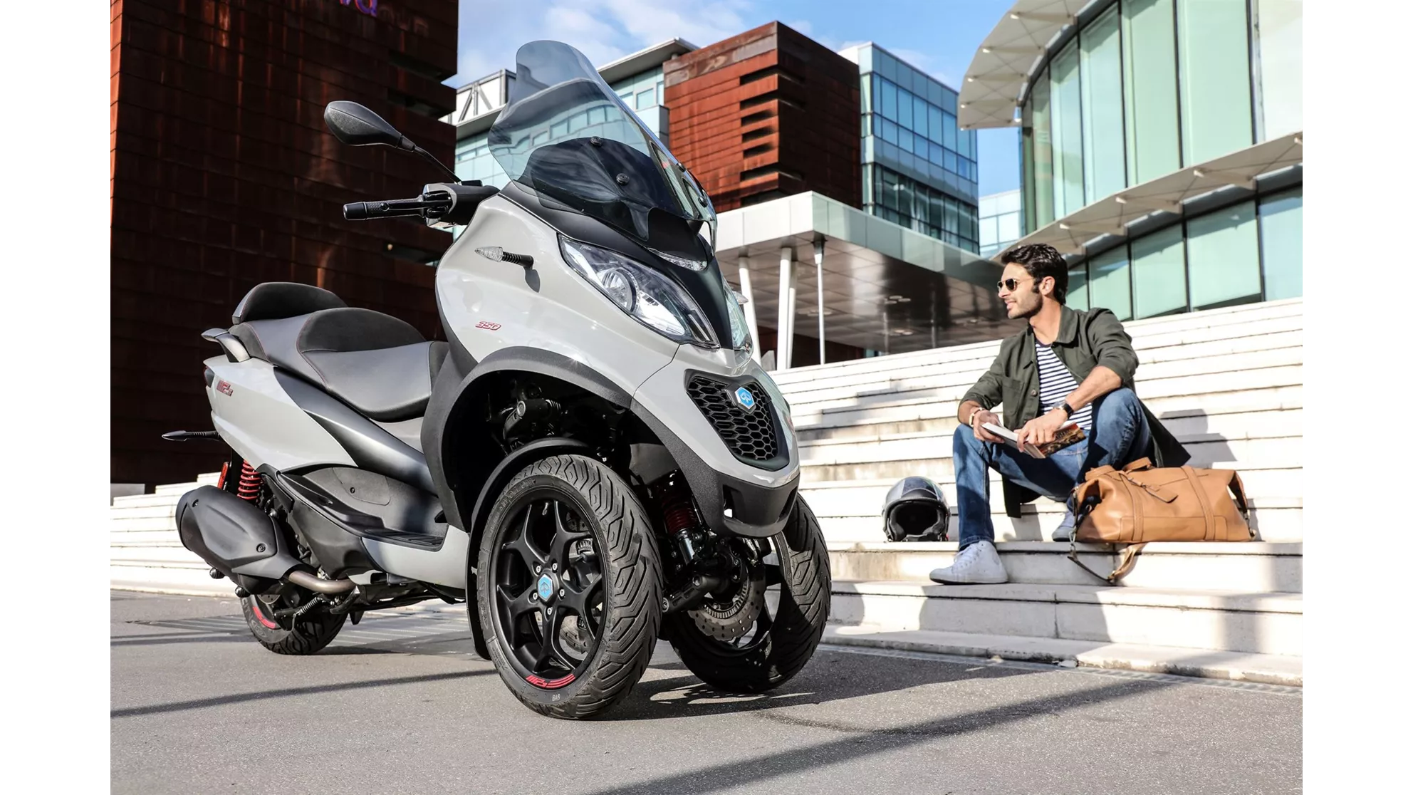 Piaggio MP3 350 ABS-ASR Sport - Image 16 Piaggio MP3 350 ABS-ASR Sport - Image 16