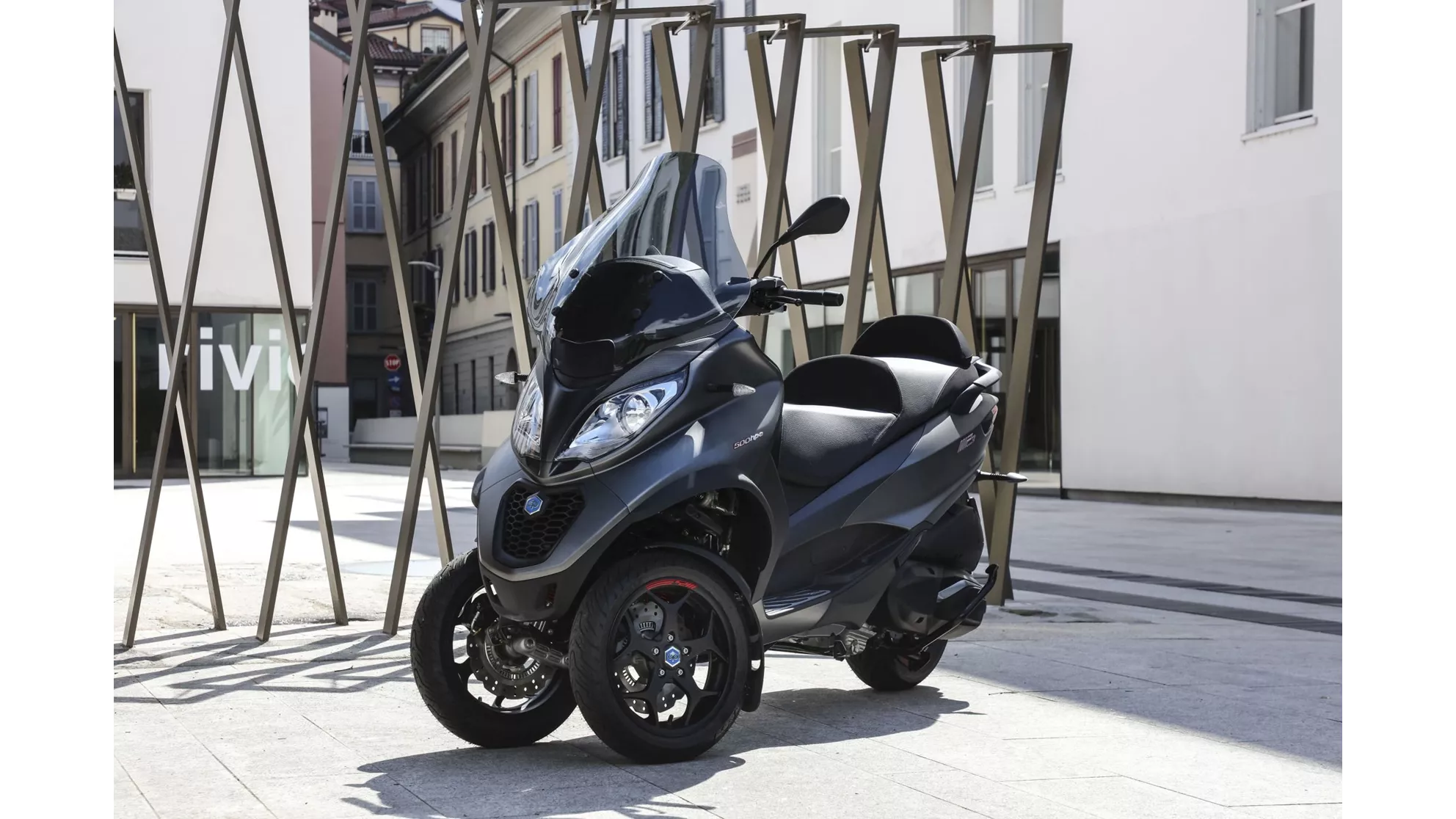 Piaggio MP3 500 hpe Sport Advanced - Image 11 Piaggio MP3 500 hpe Sport Advanced - Image 11