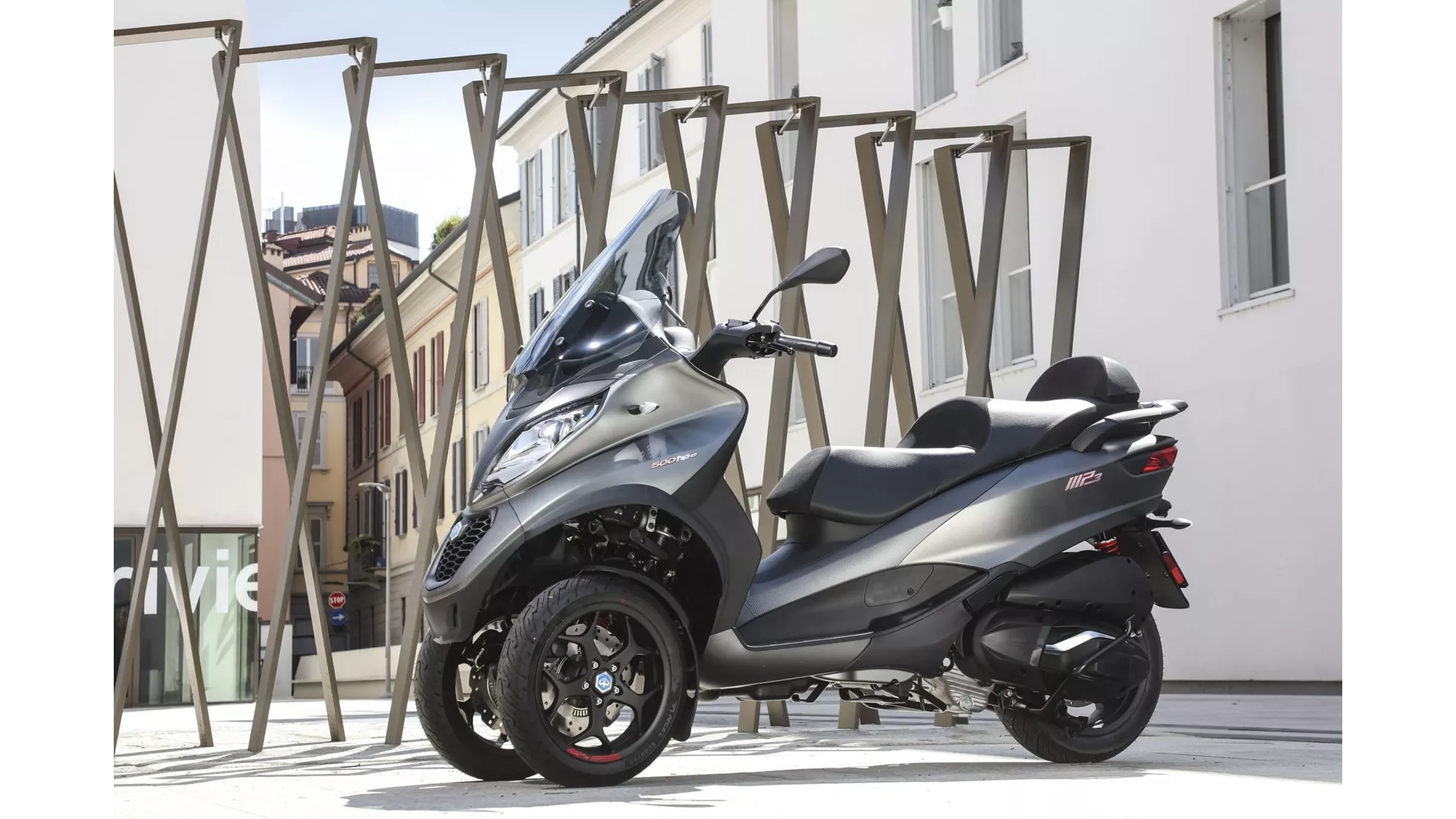 Piaggio MP3 500 hpe Sport Advanced - Image 12 Piaggio MP3 500 hpe Sport Advanced - Image 12