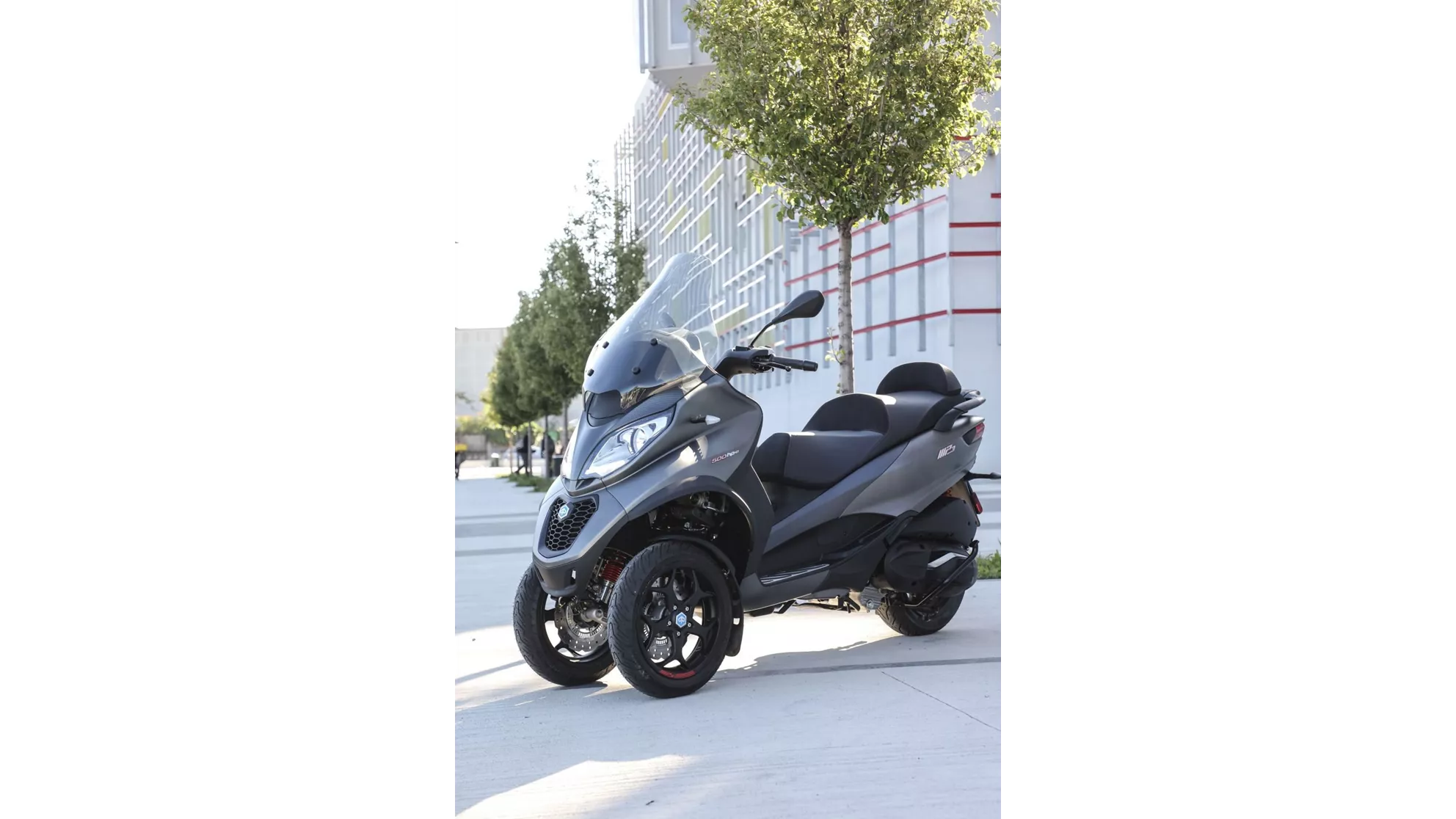 Piaggio MP3 500 hpe Sport Advanced - Image 13 Piaggio MP3 500 hpe Sport Advanced - Image 13