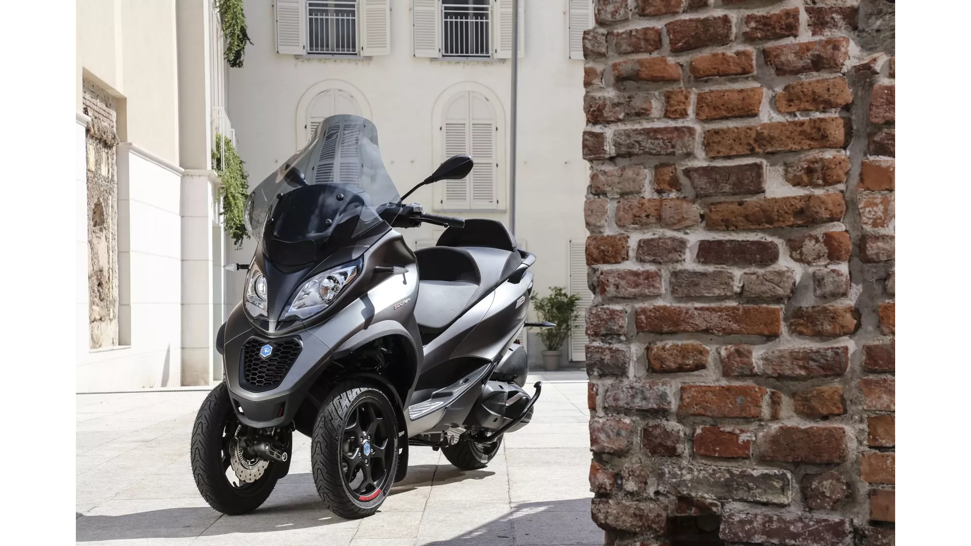 Piaggio MP3 500 hpe Sport Advanced - Image 14 Piaggio MP3 500 hpe Sport Advanced - Image 14