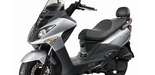 Vespa GTS 125 i.e. 2018 vs Sym GTS 125 2019