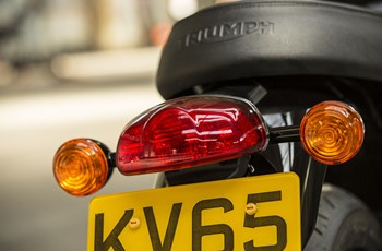 Triumph Bonneville T100 Black 2019 - Bild 22