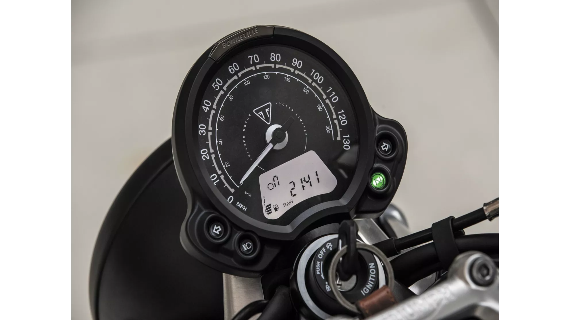 Triumph Street Twin - Image 3 Triumph Street Twin - Image 3