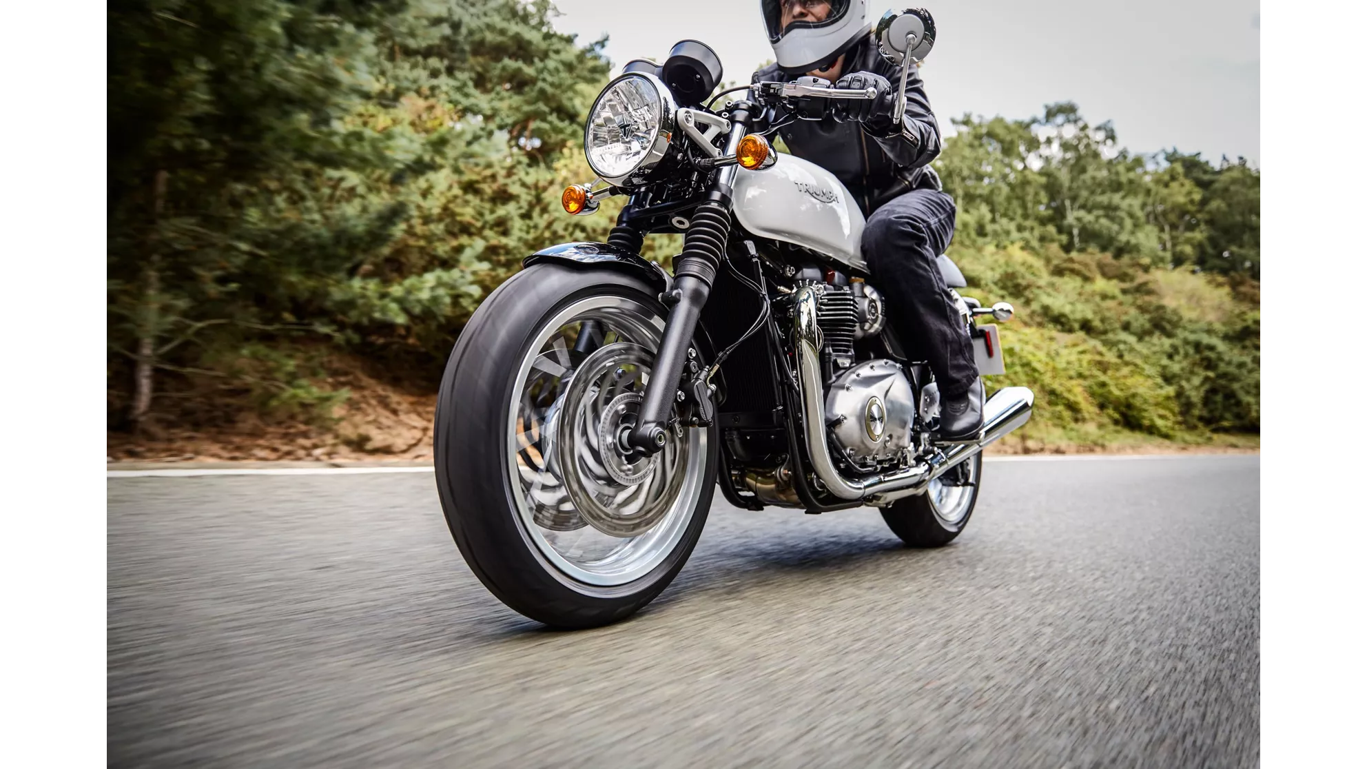 Triumph Thruxton 1200 - Image 1 Triumph Thruxton 1200 - Image 1