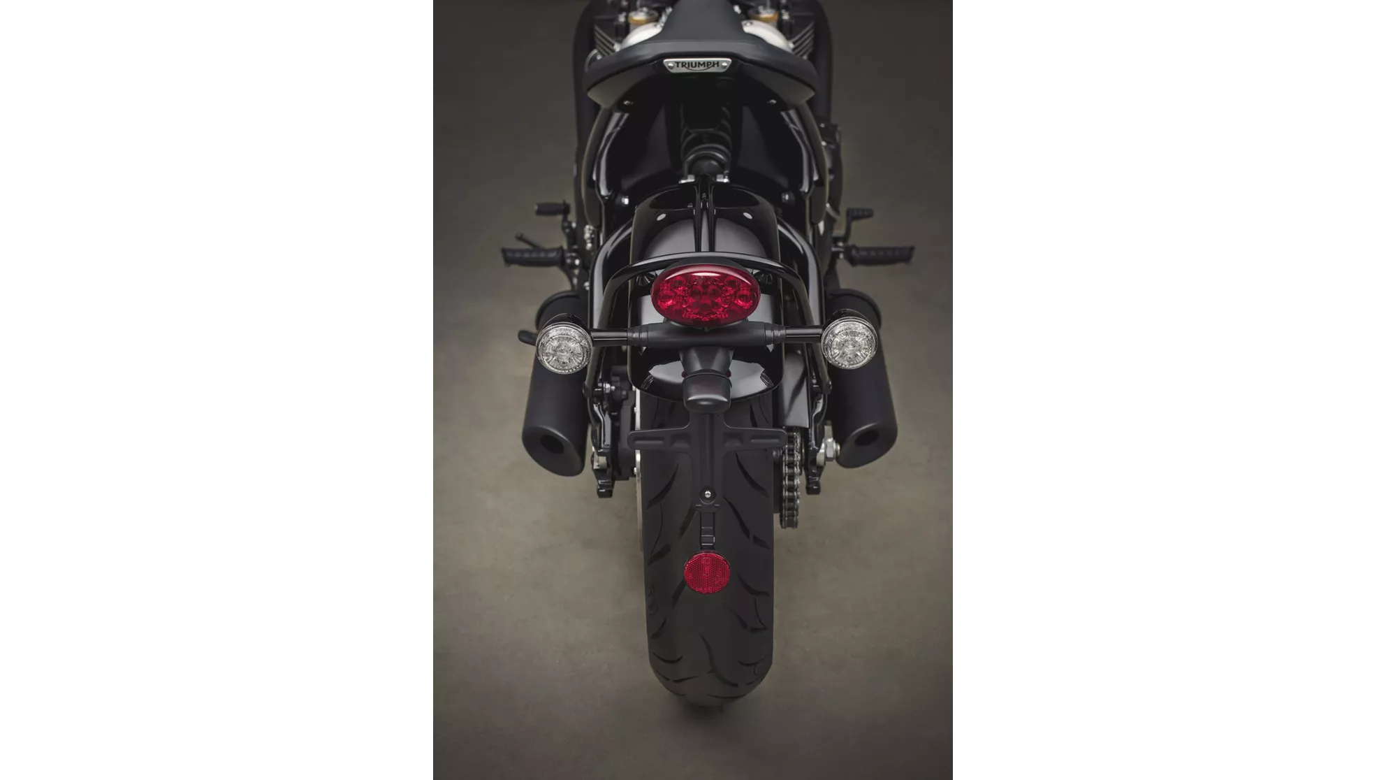 Triumph Bonneville Bobber Black - Image 13 Triumph Bonneville Bobber Black - Image 13