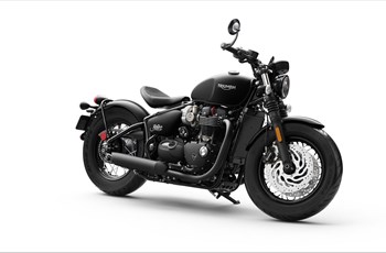 Triumph Bonneville Bobber Black 2019 - Bild 4 Triumph Bonneville Bobber Black 2019 - Bild 4