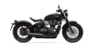 BMW R nineT 2018 vs Triumph Bonneville Bobber Black 2019