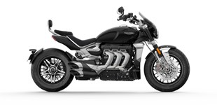Triumph Rocket 3 GT 2019 vs Yamaha R1 2019
