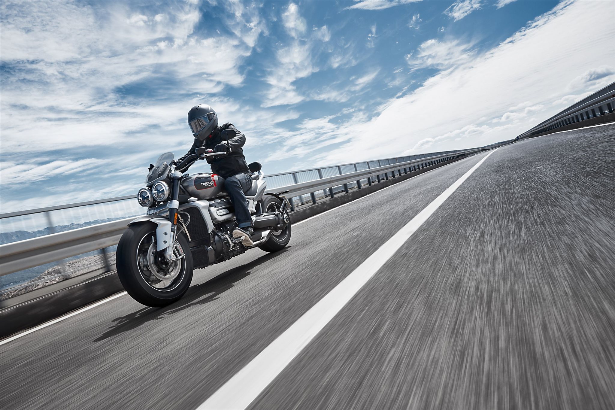 Motorrad Vergleich Triumph Rocket 3 GT 2019 vs. Triumph Thunderbird ...