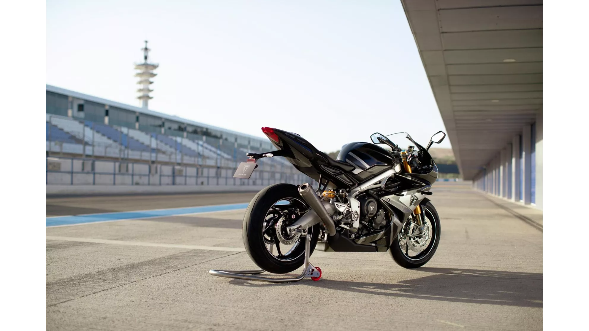 Triumph Daytona 765 Moto2 - Image 2 Triumph Daytona 765 Moto2 - Image 2