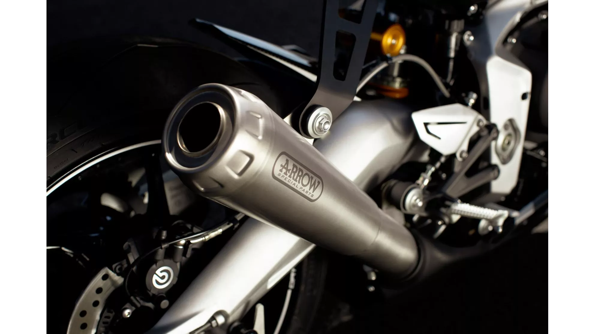 Triumph Daytona 765 Moto2 - Image 4 Triumph Daytona 765 Moto2 - Image 4