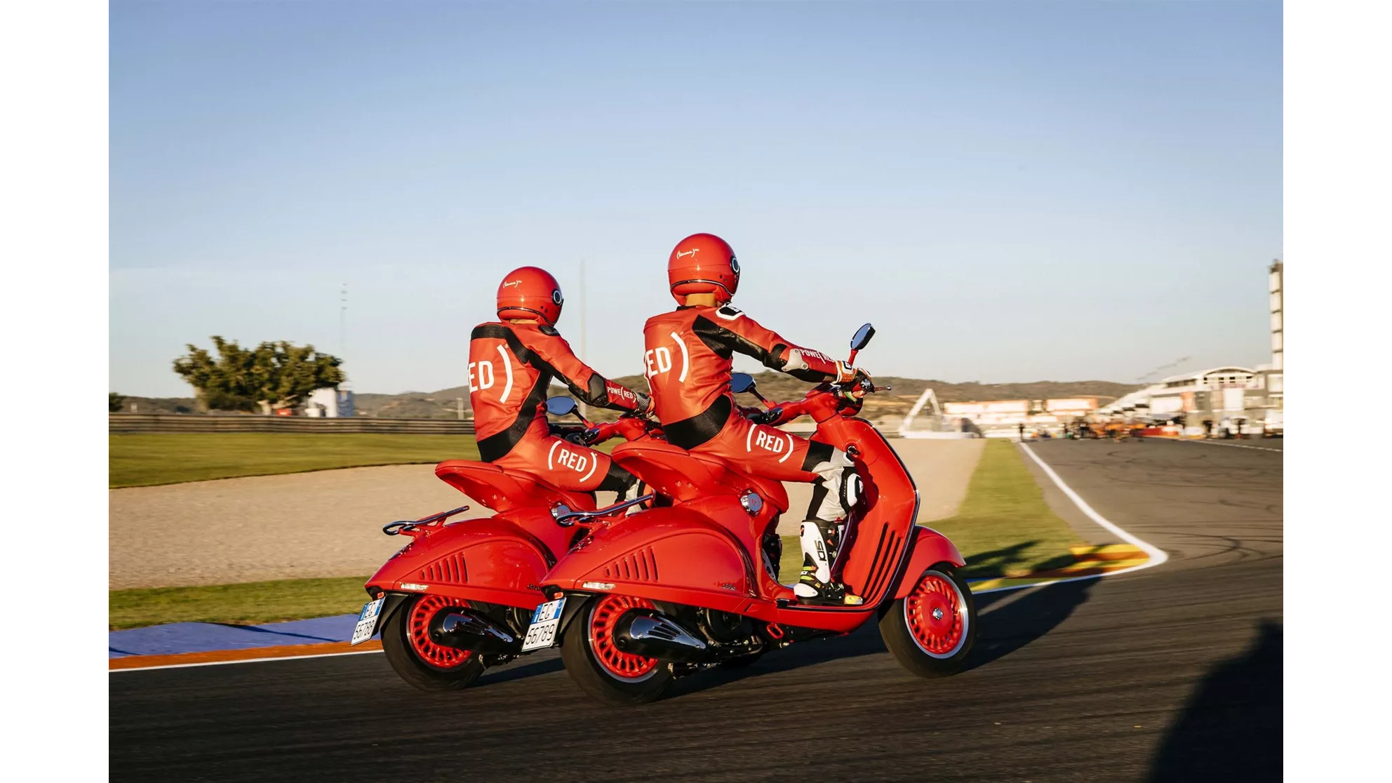 Vespa 946 125 i.e. 3V RED - Image 12 Vespa 946 125 i.e. 3V RED - Image 12