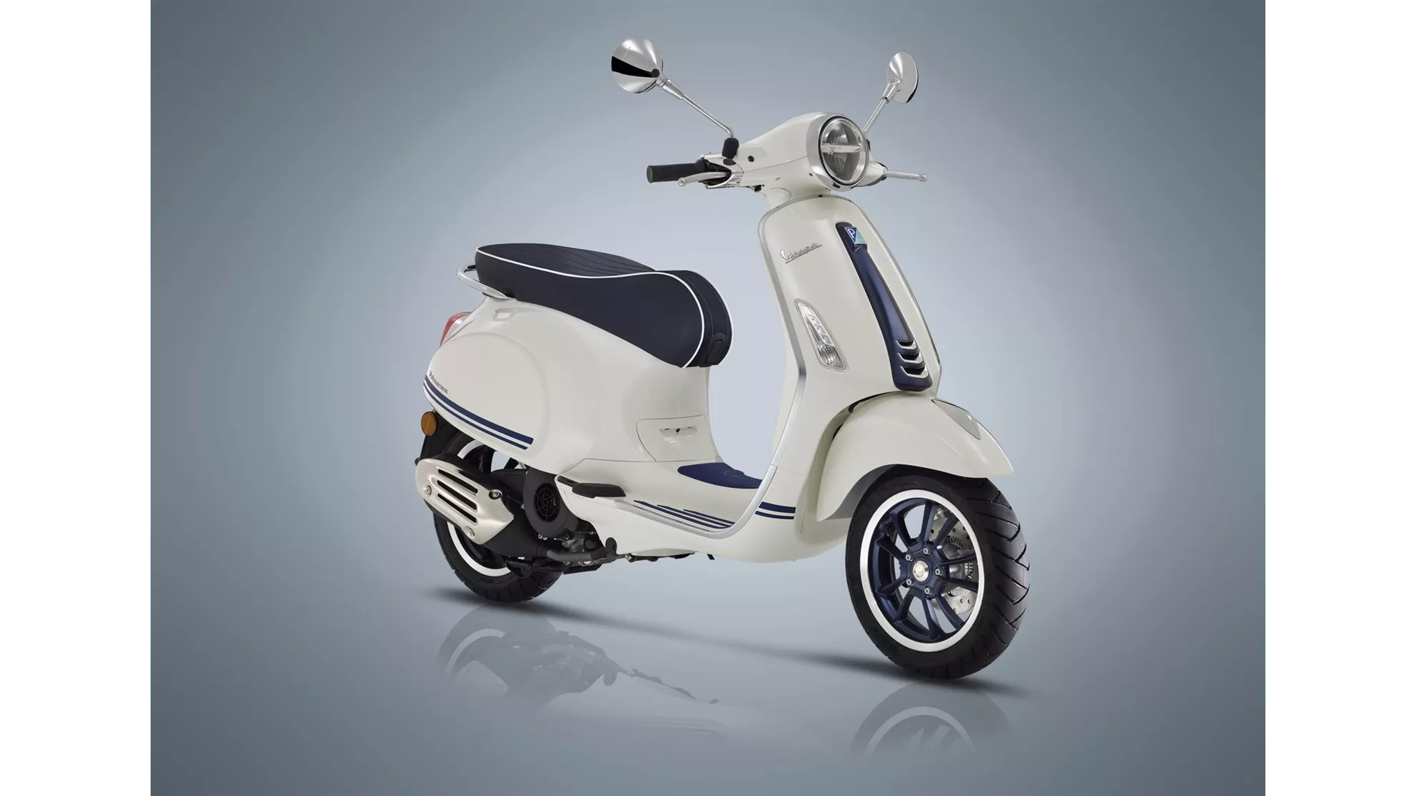 Vespa Primavera 125 Yacht Club - Image 2 Vespa Primavera 125 Yacht Club - Image 2