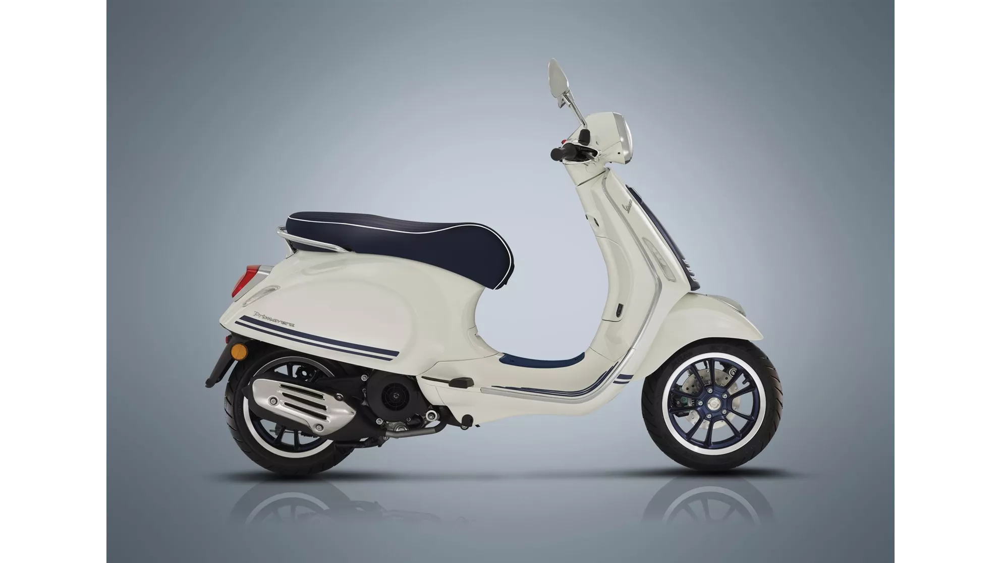 Vespa Primavera 125 Yacht Club - Image 5 Vespa Primavera 125 Yacht Club - Image 5