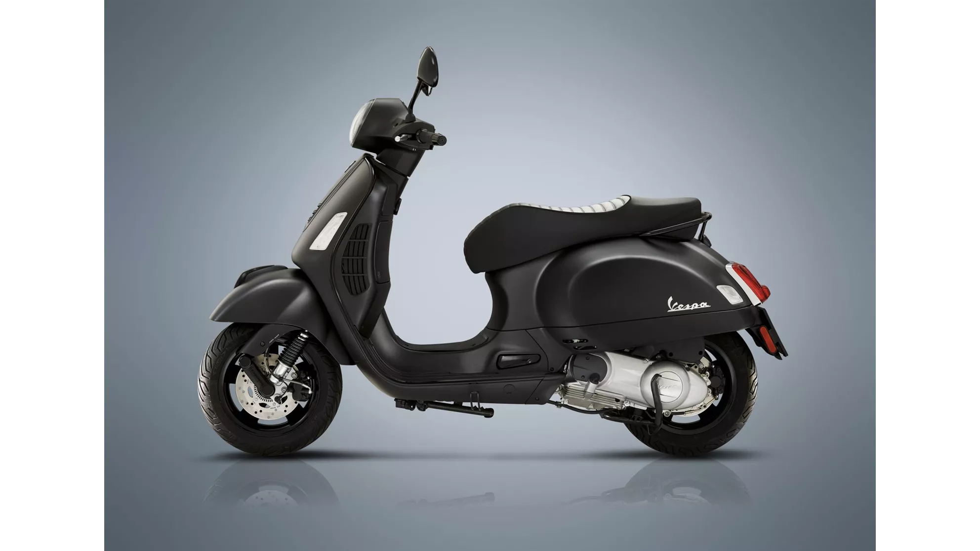 Vespa GTS 125 iGet Super Notte - Image 3 Vespa GTS 125 iGet Super Notte - Image 3