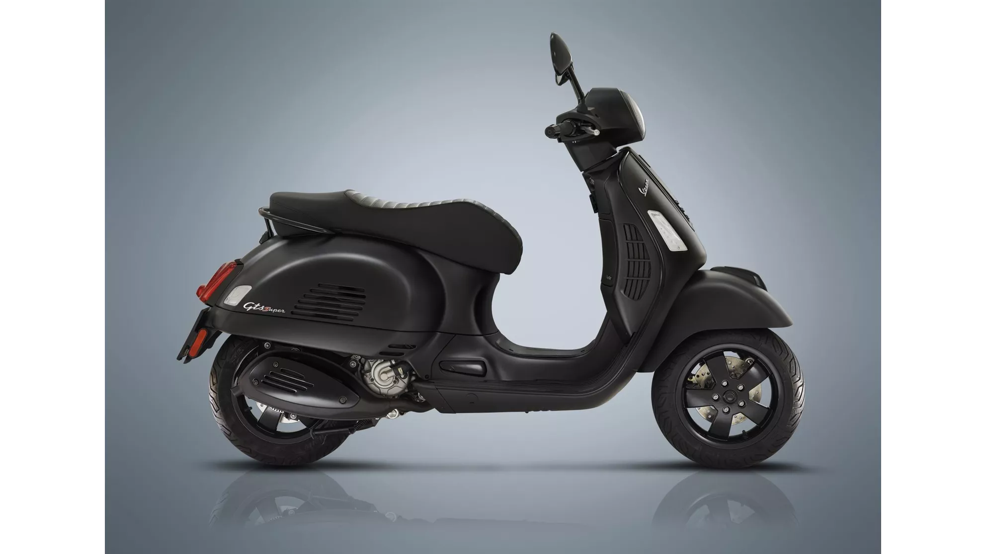 Vespa GTS 125 iGet Super Notte - Image 5 Vespa GTS 125 iGet Super Notte - Image 5