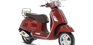 Vespa GTS 300 hpe Touring 2019 vs Vespa GTS 300 hpe Super Sport 2020