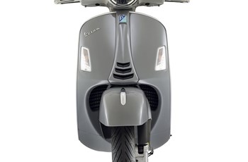 Vespa GTS 300 hpe Super Tech 2019 - Bild 6 Vespa GTS 300 hpe Super Tech 2019 - Bild 6