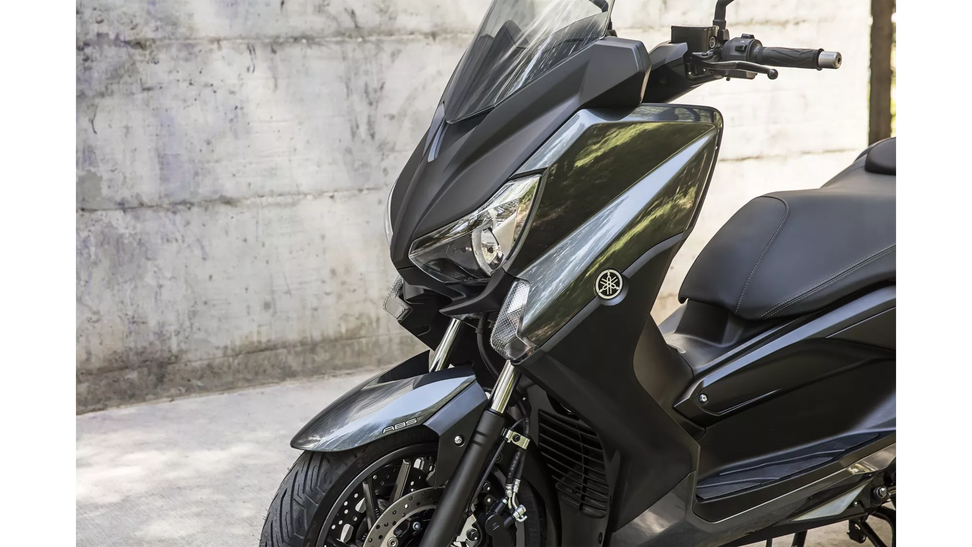 Yamaha XMAX 400 - Image 14 Yamaha XMAX 400 - Image 14