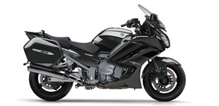 Honda CRF1100L Africa Twin Adventure Sports DCT 2021 vs Yamaha FJR1300AE 2019