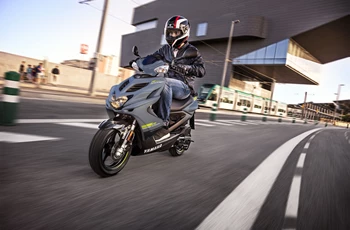 Yamaha Aerox 4 2019 - Bild 2 Yamaha Aerox 4 2019 - Bild 2