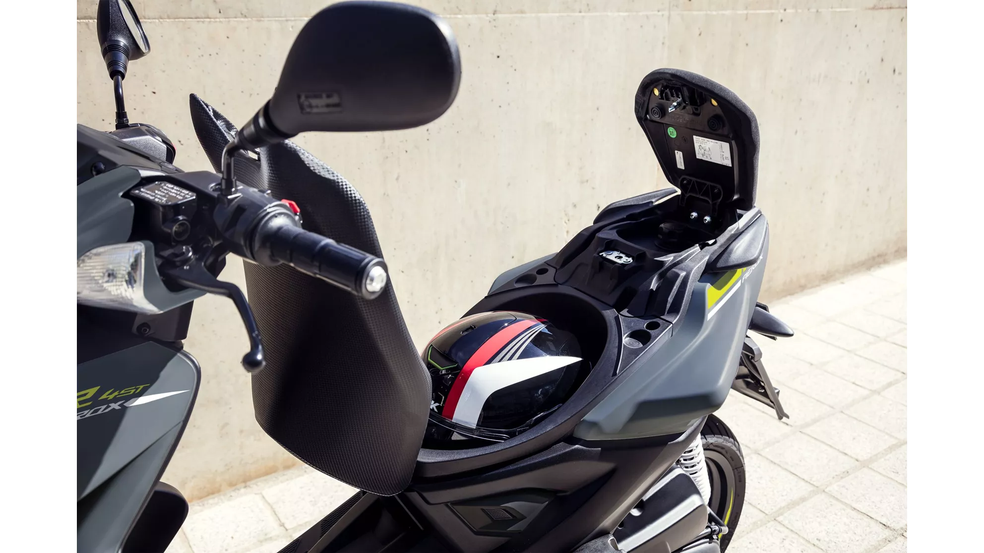 Yamaha Aerox 4 - Image 4 Yamaha Aerox 4 - Image 4
