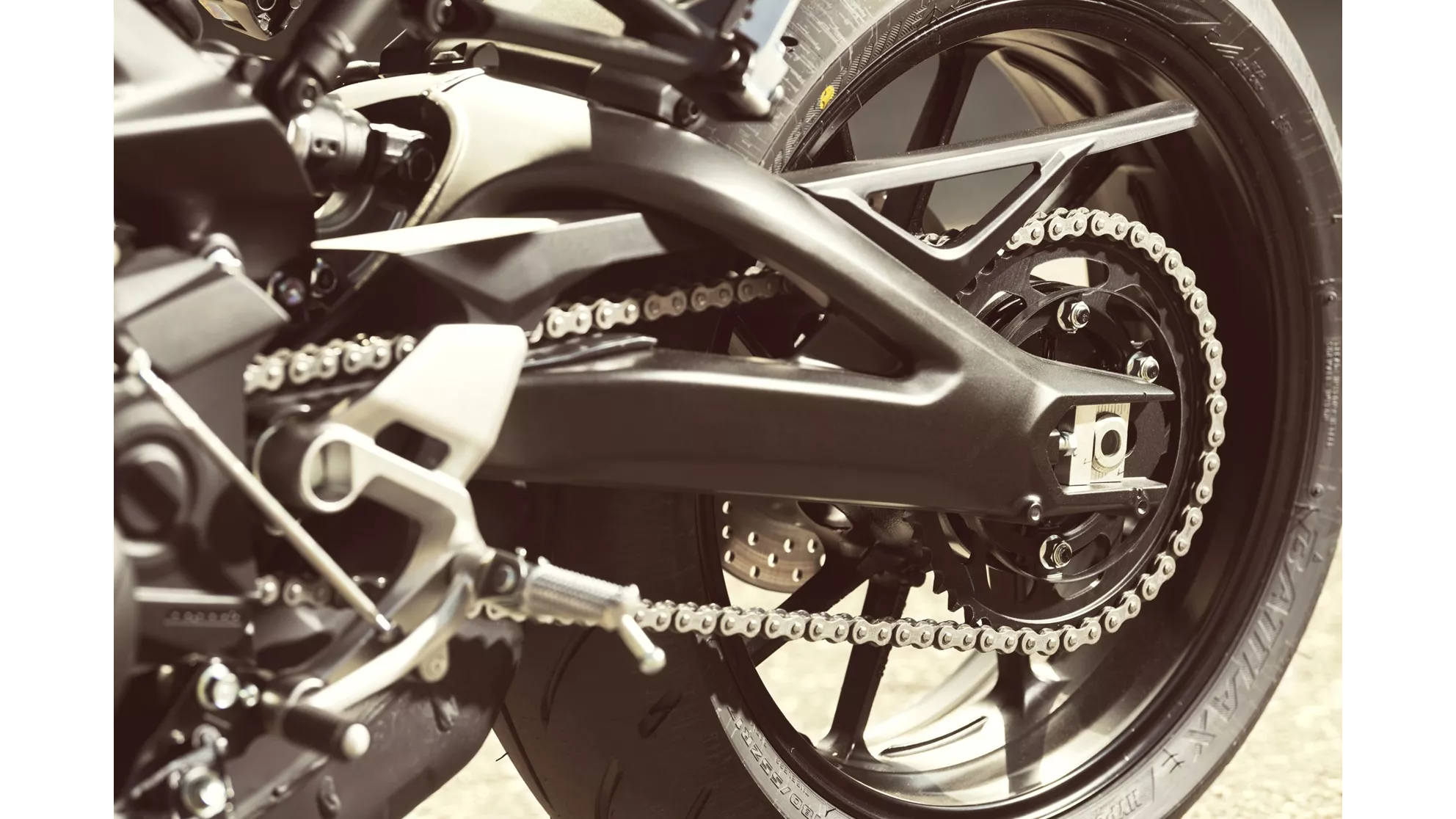 Yamaha XSR900 - Image 8 Yamaha XSR900 - Image 8