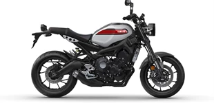 Kawasaki Ninja ZX-6R 636 2017 vs Yamaha XSR900 2019 Kawasaki Ninja ZX-6R 636 2017 vs Yamaha XSR900 2019