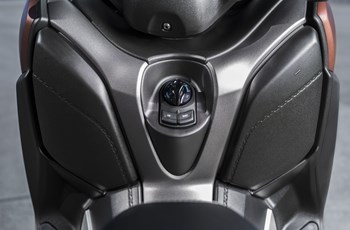 Yamaha XMAX 300 2019 - Bild 25 Yamaha XMAX 300 2019 - Bild 25