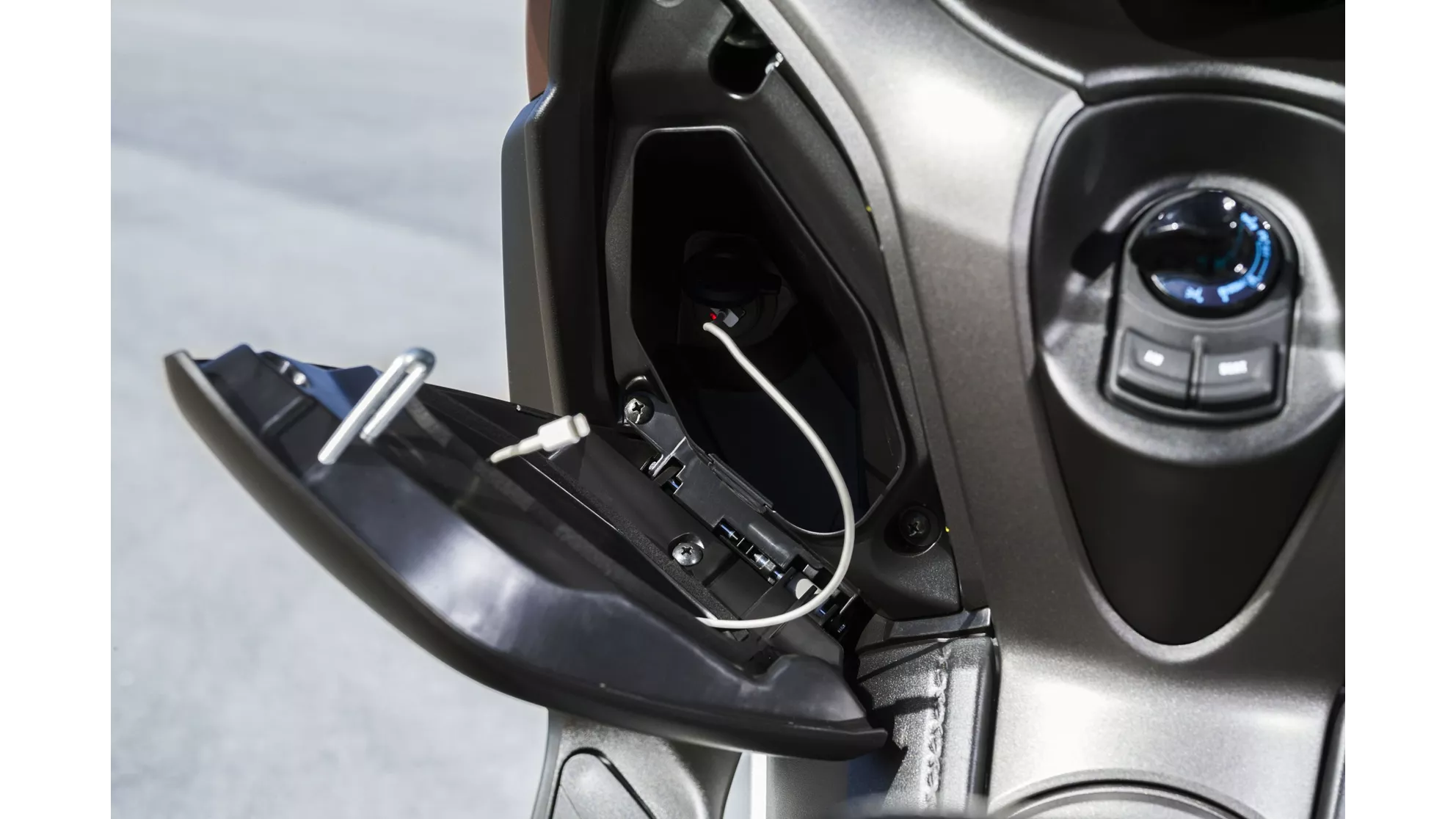 Yamaha XMAX 300 - Kép 24 Yamaha XMAX 300 - Kép 24