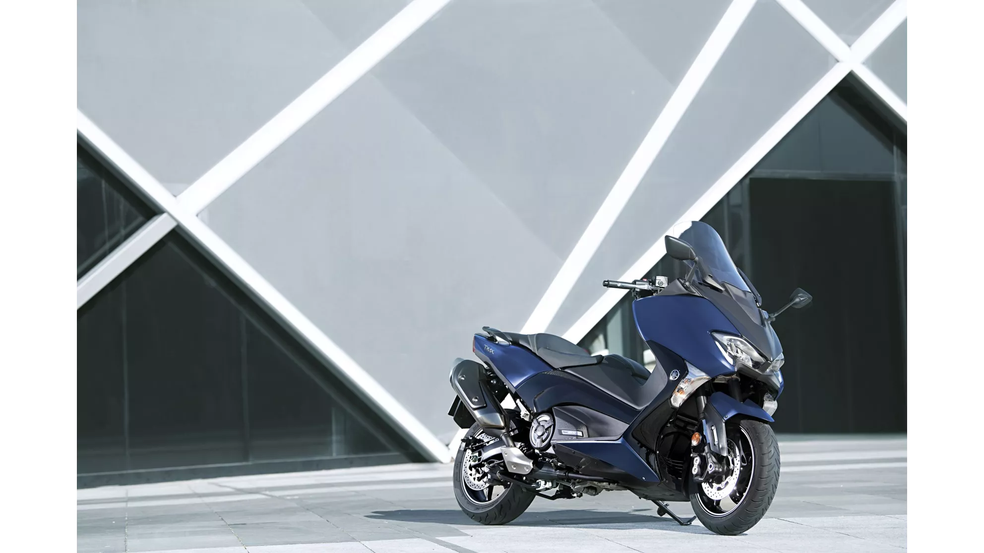 Picture Yamaha TMAX SX