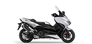 Kymco Xciting 500i Evo ABS 2013 vs Yamaha TMAX DX 2019 Kymco Xciting 500i Evo ABS 2013 vs Yamaha TMAX DX 2019
