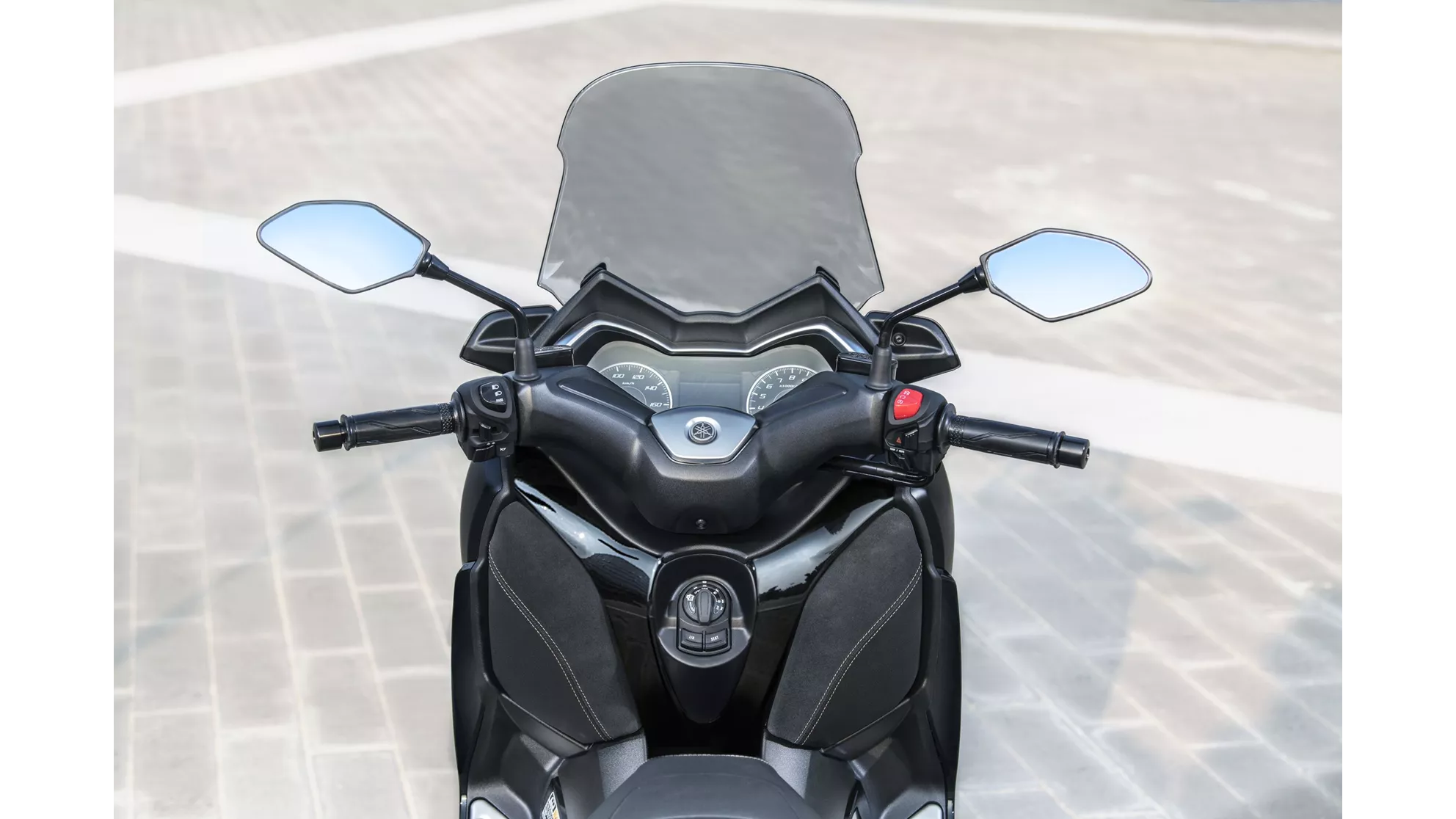 Yamaha XMAX 125 IRON MAX - Image 5 Yamaha XMAX 125 IRON MAX - Image 5