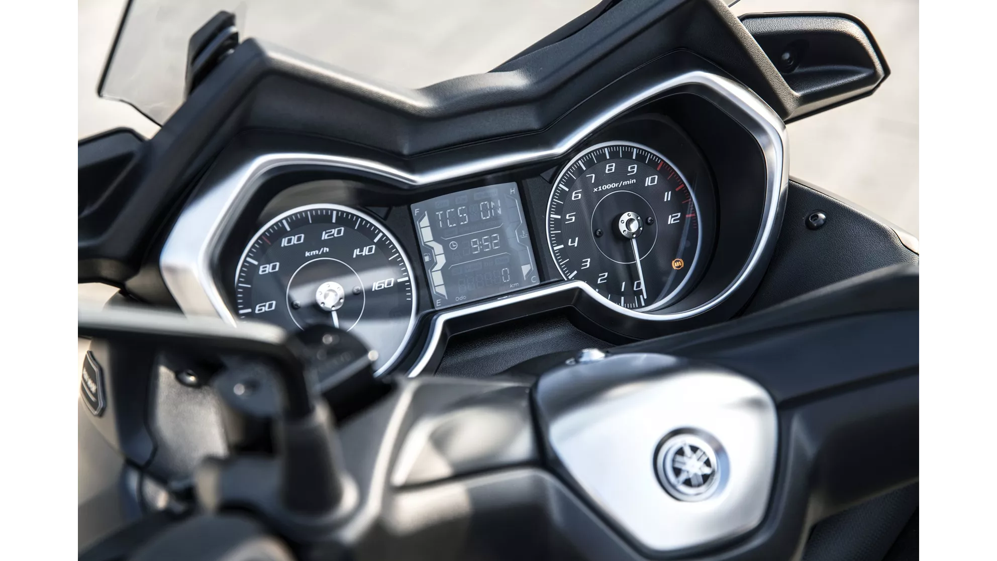 Yamaha XMAX 125 IRON MAX - Image 6 Yamaha XMAX 125 IRON MAX - Image 6