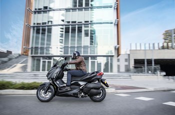 Yamaha XMAX 300 IRON MAX 2019 - Bild 2 Yamaha XMAX 300 IRON MAX 2019 - Bild 2