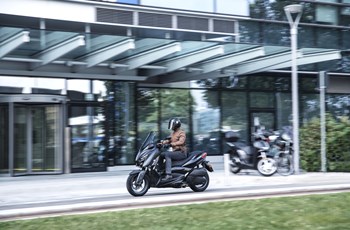 Yamaha XMAX 300 IRON MAX 2019 - Bild 6 Yamaha XMAX 300 IRON MAX 2019 - Bild 6