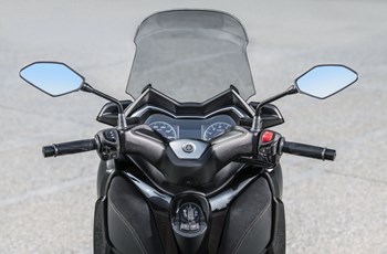 Yamaha XMAX 300 IRON MAX 2019 - Bild 13 Yamaha XMAX 300 IRON MAX 2019 - Bild 13