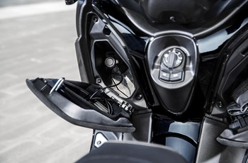 Yamaha XMAX 300 IRON MAX 2019 - Bild 14 Yamaha XMAX 300 IRON MAX 2019 - Bild 14