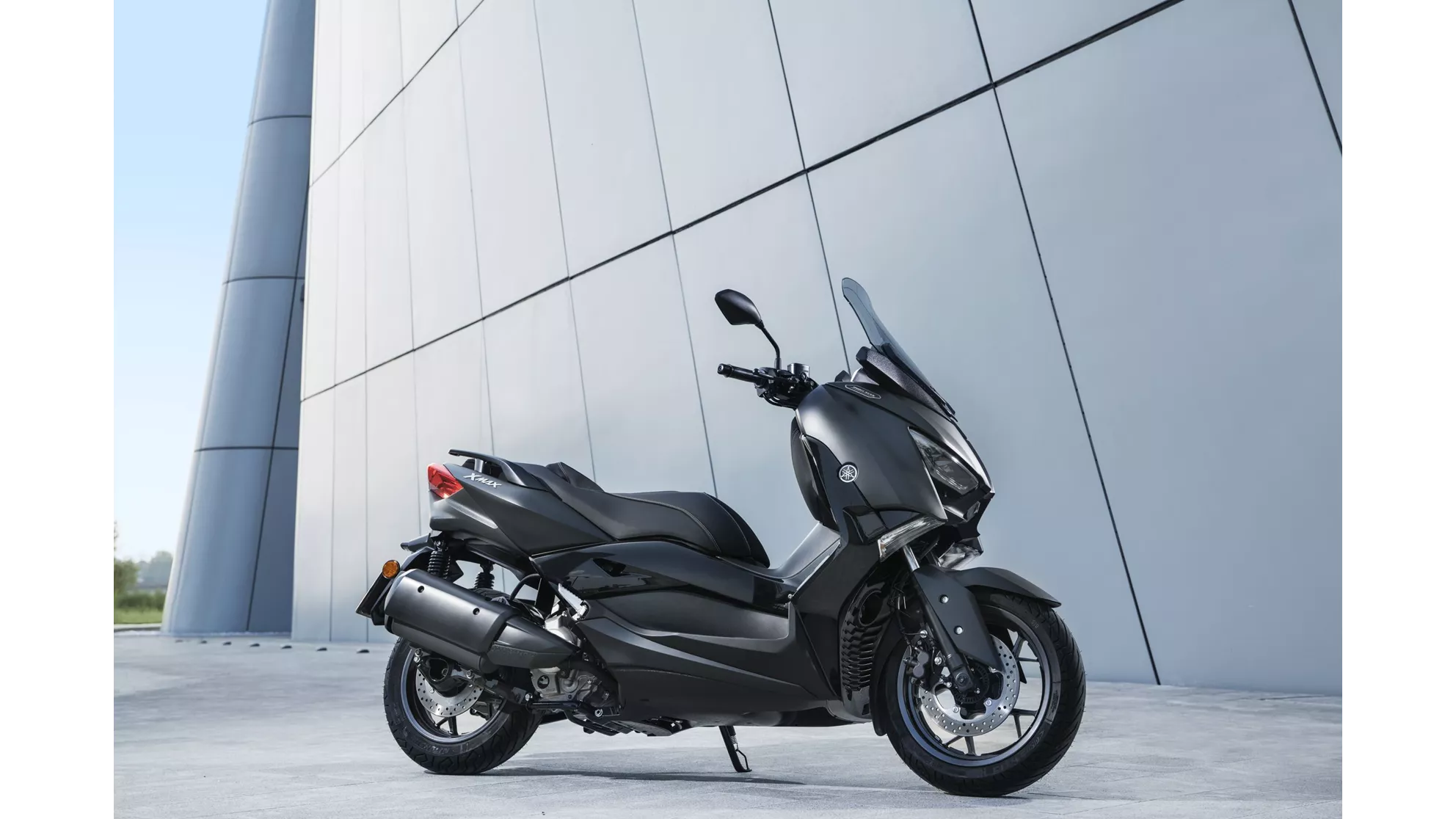 Yamaha XMAX 300 IRON MAX - Image 16 Yamaha XMAX 300 IRON MAX - Image 16