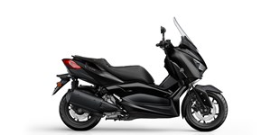 Yamaha XMAX 300 IRON MAX 2019 vs Honda CRF300 Rally 2021