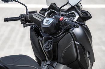 Yamaha XMAX 400 Iron Max 2019 - Bild 8 Yamaha XMAX 400 Iron Max 2019 - Bild 8