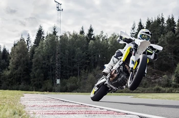 Husqvarna 701 Supermoto 2019 - Bild 19 Husqvarna 701 Supermoto 2019 - Bild 19