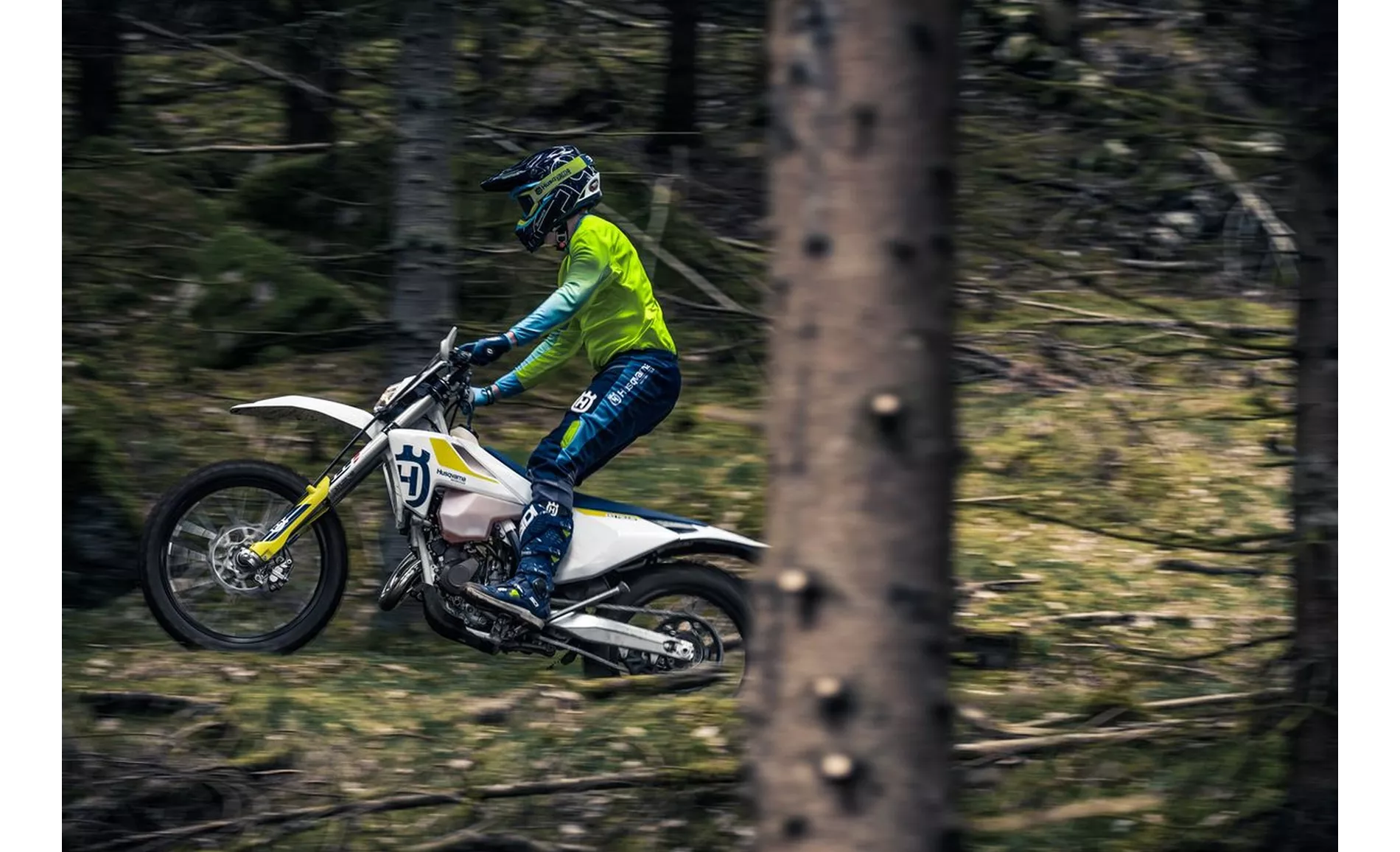Husqvarna Svartpilen 125 2021 Vs Husqvarna TX 125 2019 Husqvarna Svartpilen 125 2021 Vs Husqvarna TX 125 2019