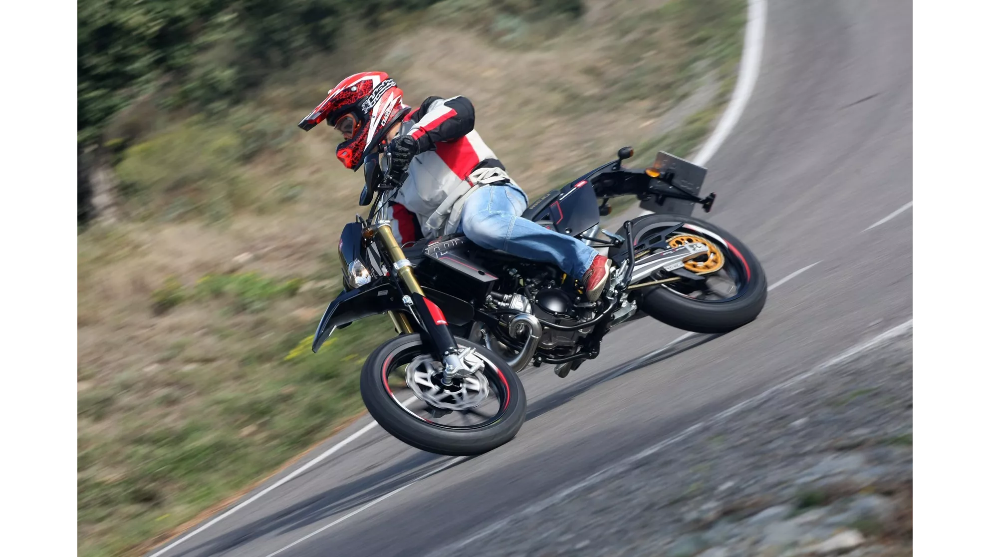 Rieju MRT Freejump 50 Supermoto - Image 1 Rieju MRT Freejump 50 Supermoto - Image 1