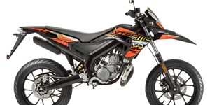 Derbi Senda DRD X-Treme 50 SM 2019 vs Fantic XMF 125 Competition 2023