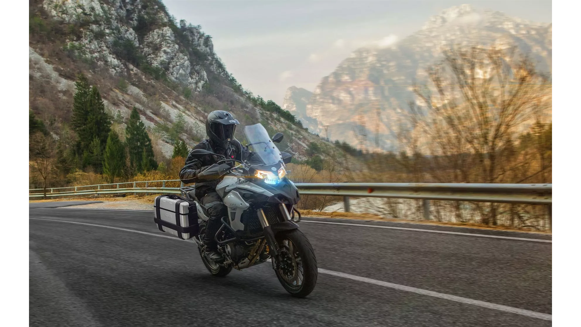 Benelli TRK 502 - Image 7 Benelli TRK 502 - Image 7