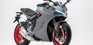 Ducati SuperSport 2019 vs Kawasaki Z650 2021